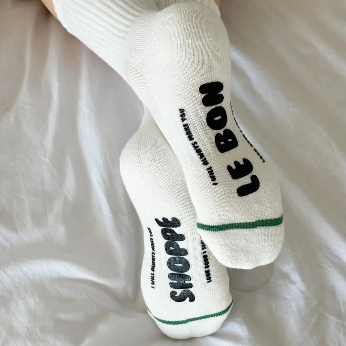 HUGGER SOCKS - WHITE/BLACK