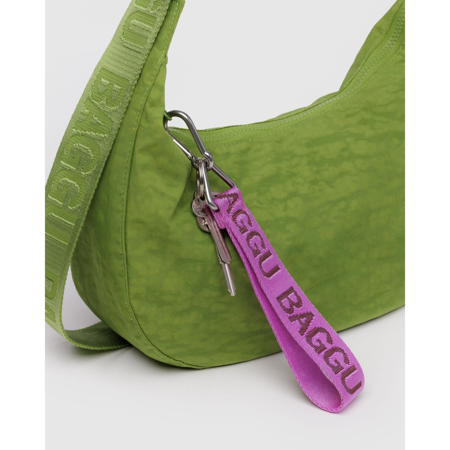 LOGO KEYCHAIN - PINK
