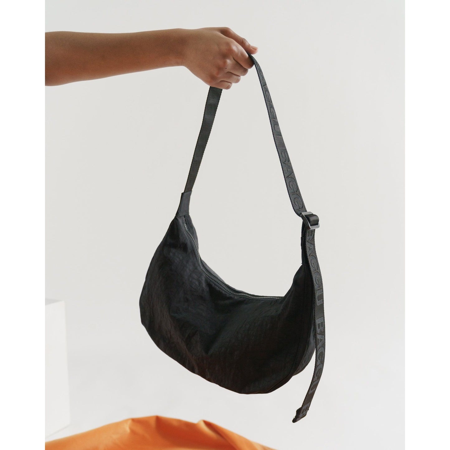 MEDIUM NYLON CRESCENT BAG - BLACK