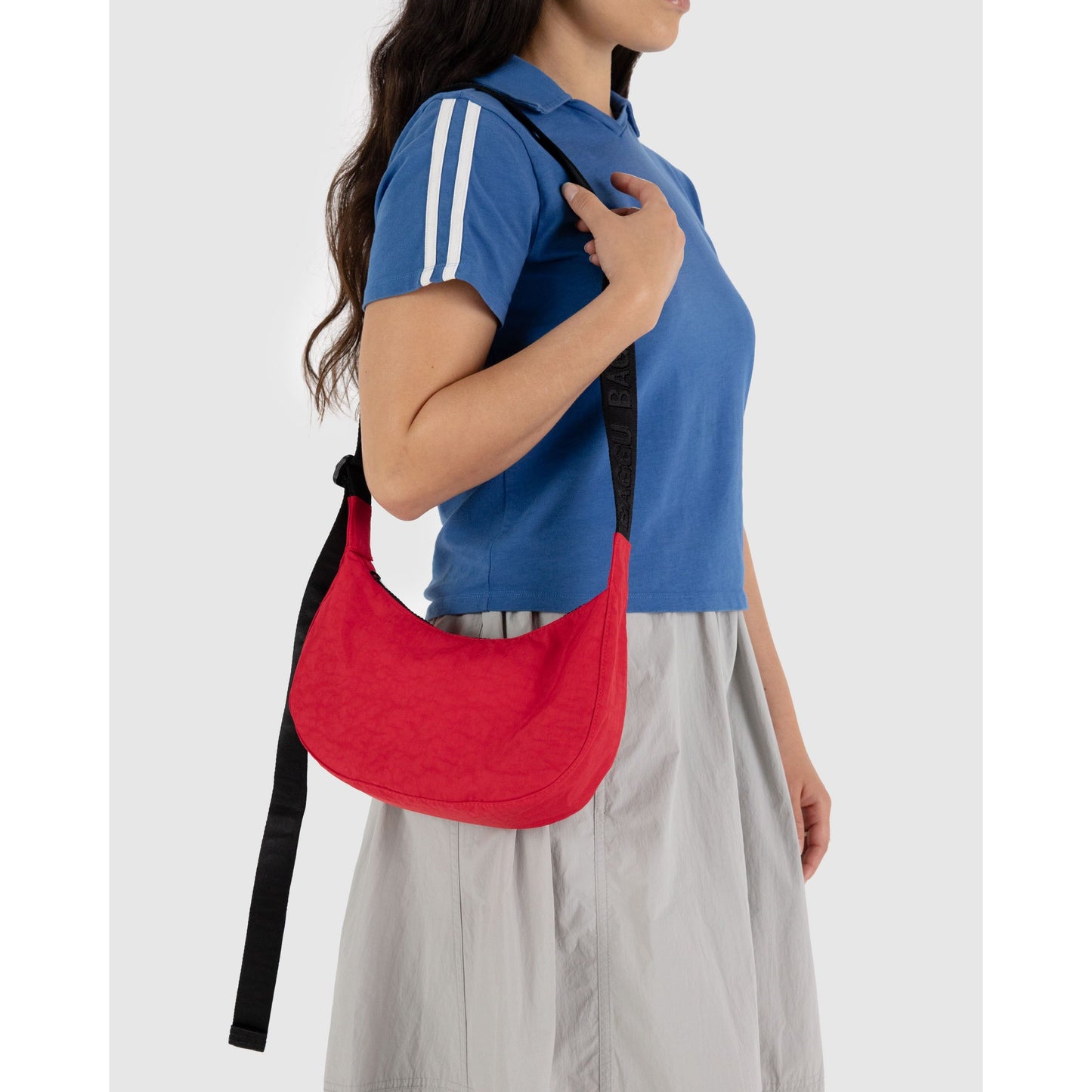 SMALL NYLON CRESCENT BAG - CANDY APPLE